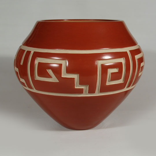 LuAnn Tafoya Pottery - C3779B